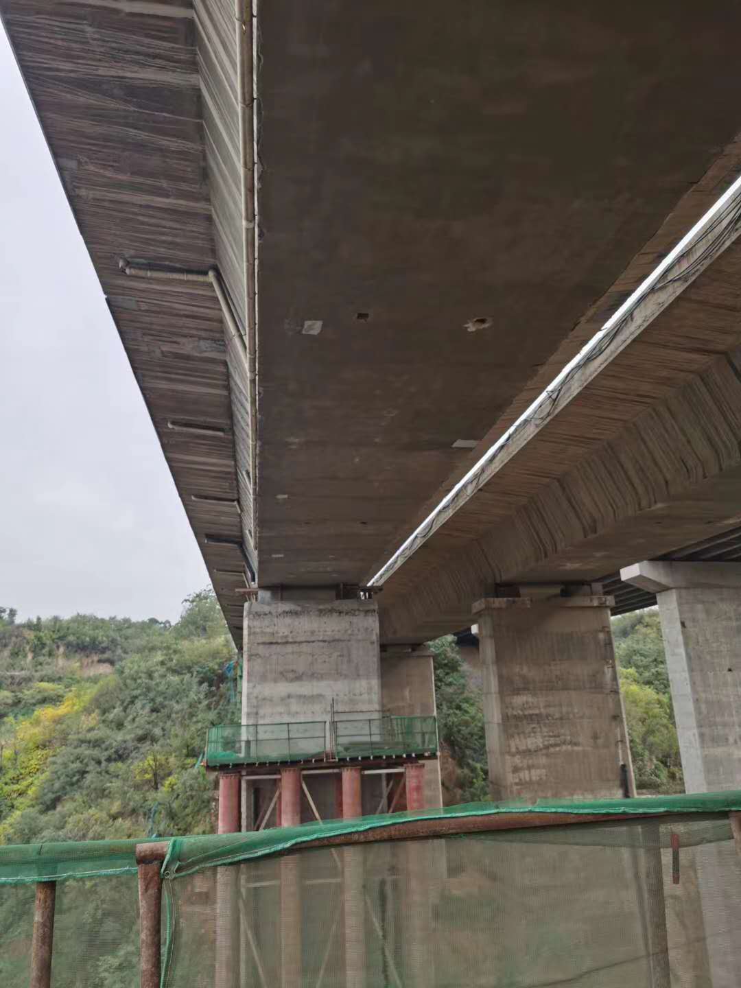 烟台桥梁加固前制定可行设计方案图并用对施工方法
